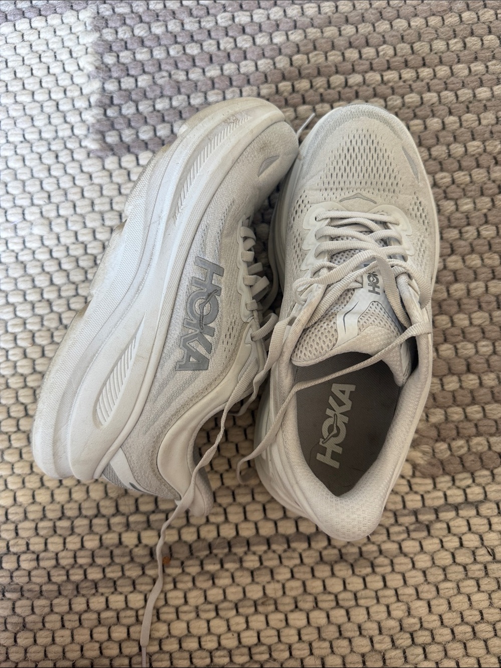 Hoka Women's Bondi 9 size 8.5 Running Shoes - Picture 3 of 5
